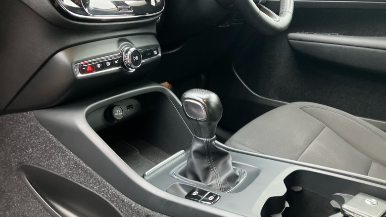 Volvo Xc40 1.5 T3 [163] Momentum 5dr Petrol Estate